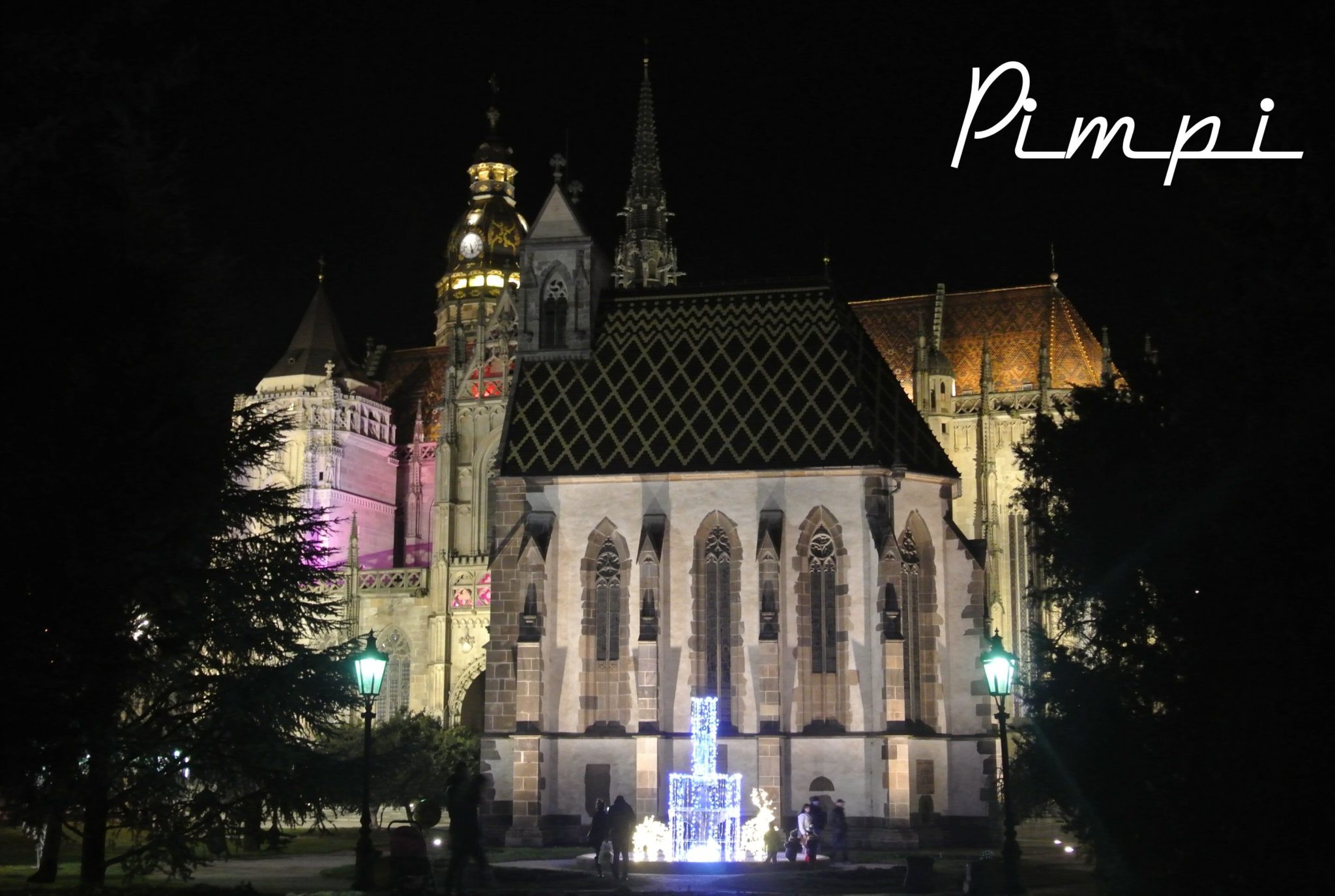 Košice-Vianoce-Dóm svätej Alžbety-fontána