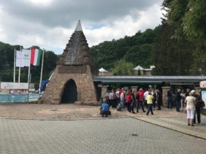 Pimpi-cestovanie-bábo-bábätko-deti-miskolactapolca-miskolc-kúpele-teplá voda-jaskyňa-labyrint-sauna-detské preliezky-park-celoročné kúpanie-unikát-zázračné účinky-maďarsko