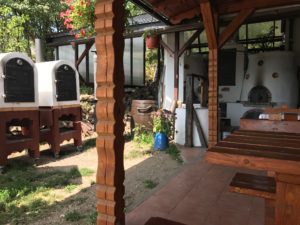 pimpi-cestovanie-bábo-bábätko-baby friendly-edina-jablonov nad turňou-víno-kras-slovenský kras-krasko-slimák-preliezky-granárium-sýpka-piecky-pizza deň