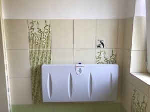 pimpi-bábo-bábätko-cestovanie-tipy-blog-zvieratká-košice-deti-kam s deťmi-baby friendly-preliezky-zábava-langoš-toalety-kojenie-hydina-zver-knihobúdka-zebra-ryby-náučný chodník
