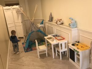 pimpi-bábo-babo-bábätko-cestovanie-cestuj s deťmi-mama blog-rady a tipy-baby friendly kaviareň-káva-zábava-koláč-košice-hry-deti-san domenico cafe-maribo cafe-cukráreň robie-daddys cafe-naše bistro