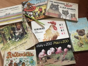 pimpi-bábo-bábätko-cestuj s deťmi-cestovanie s bábom-rady a tipy-mamablog-čítanie-detské knihy-vydavateľstvo svojtka-minipédia-kde je pani sliepka-reporelo-čitateľský kútik-knižnica