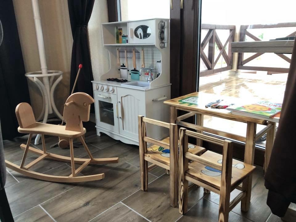 pimpi-bábo-babo-bábätko-cestovanie-cestuj s deťmi-mama blog-rady a tipy-baby friendly kaviareň-káva-zábava-koláč-košice-hry-deti-san domenico cafe-maribo cafe-cukráreň robie-daddys cafe-naše bistro