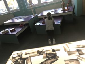 pimpi-bábo-bábätko-cestovanie-cestovanie s bábätkom-tatry-tatranská lomnica-galéria dobrá hračky-recenzia-super miesto-miesto pre deto-baby friendly-top-hry s rozumom-obchod-zábava-ihrisko