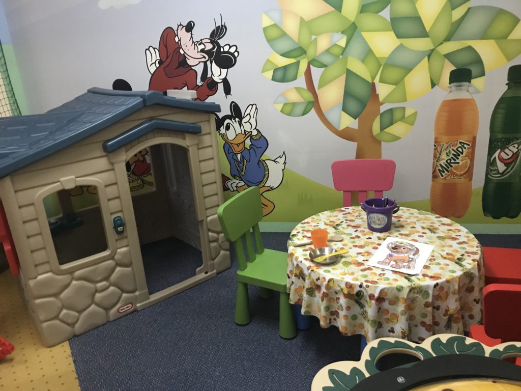 pimpi-bábo-bábätko-cestuj s deťmi-cestovanie-tatry-slovensko-baby friendly hotel-zábava-detský kútik-permon-grand hotel permon-podbanské-wellness-skvelé jedlo-program pre deti-zážitky-pobyt-kriváň